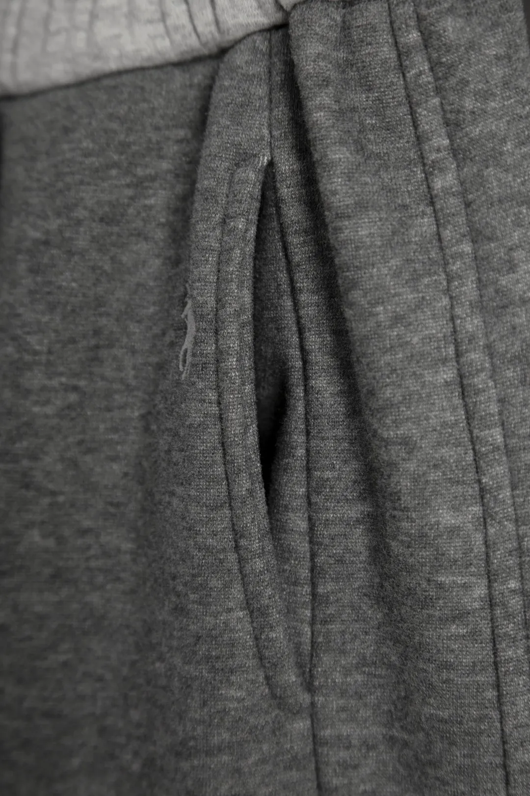 25130 #Dark gray real photo P230